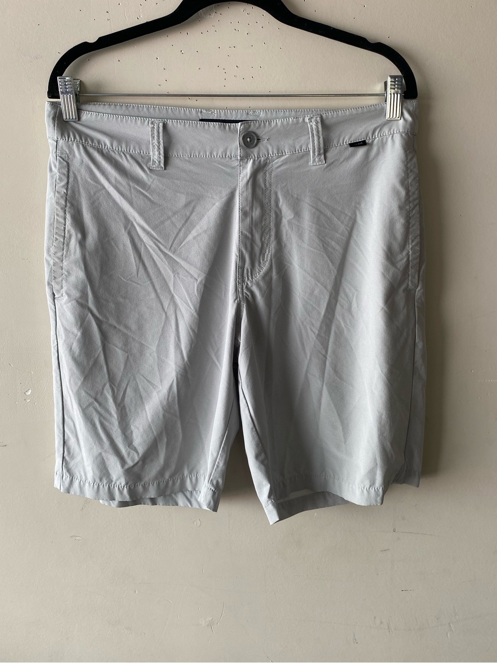TravisMathew Light Grey Micro Stripe Performance Golf Shorts 32 Preppy - Picture 7 of 10